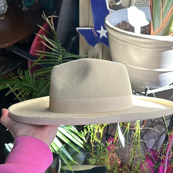 Wool Hat - Picture 5 of 9